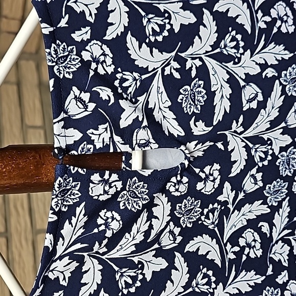 Banana Republic Ladies Floral Dress  Sz 2 Excellent - Picture 6 of 11